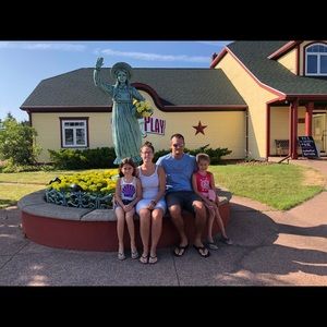 Meet your Posher, Monique